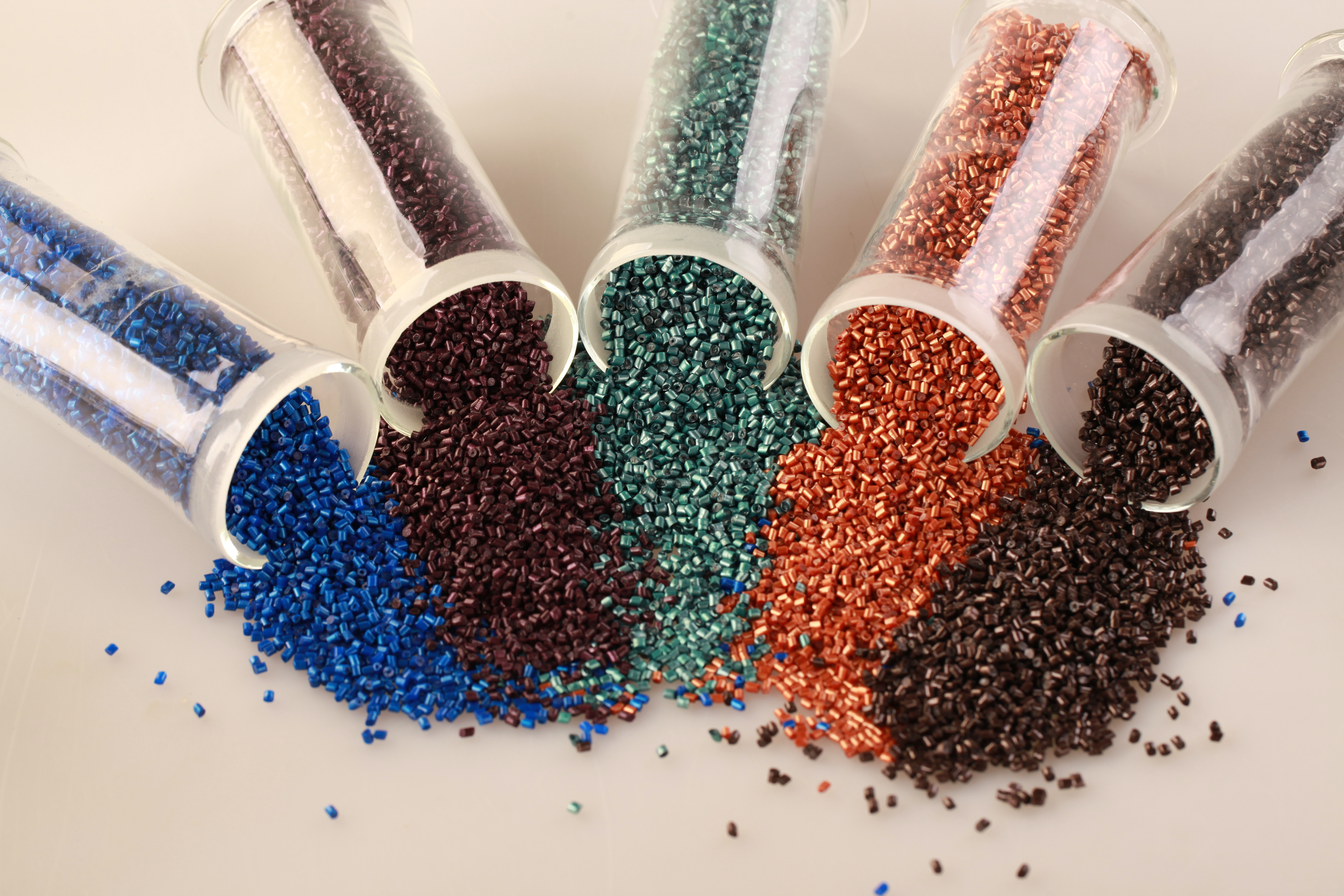 Masterbatch Manufacturer vs Trader: Which Is Better for Your Business?