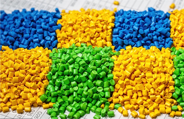 green and yellow Masterbatches